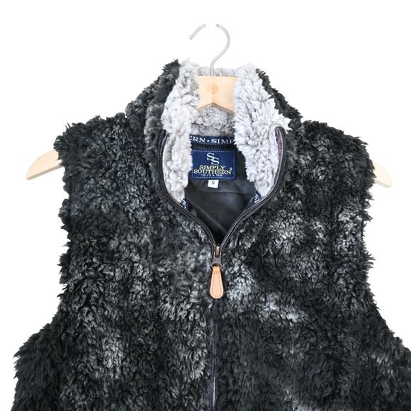 Simply Southern Womens S Faux Fur Sherpa Sleeveless Vest - Picture 3 of 10